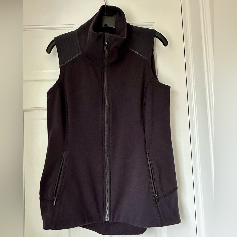 Athleta black fleece lined vest -medium fitted